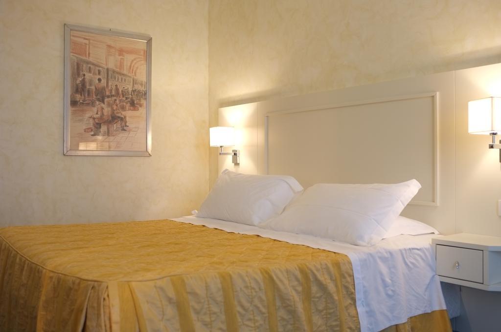 Hotel Della Citta Et De La Ville ฟอร์ลี ห้อง รูปภาพ