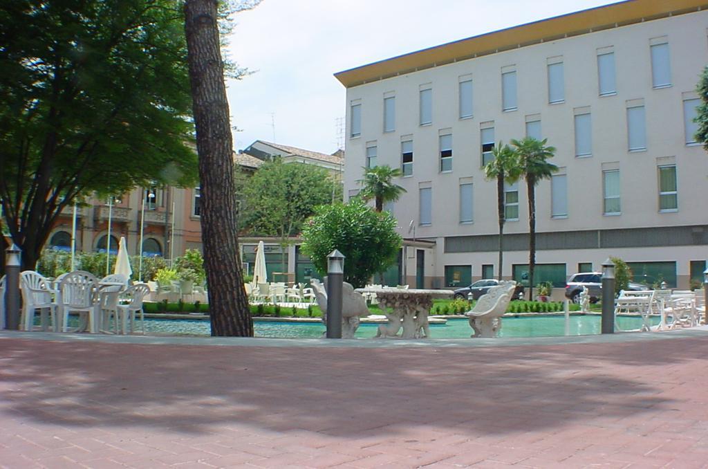 Hotel Della Citta Et De La Ville ฟอร์ลี ภายนอก รูปภาพ