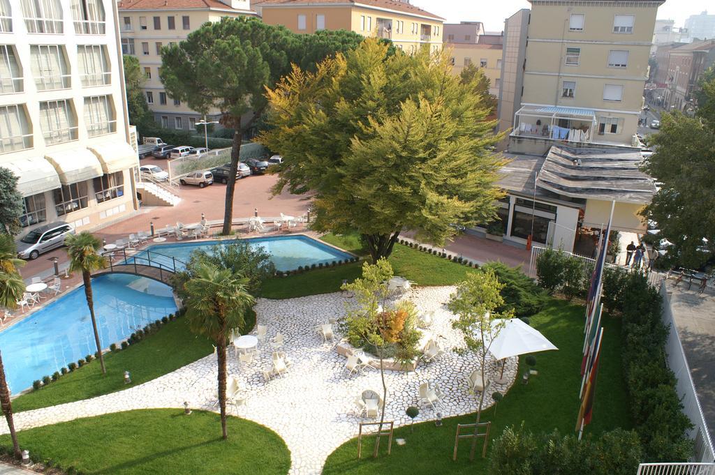 Hotel Della Citta Et De La Ville ฟอร์ลี ภายนอก รูปภาพ